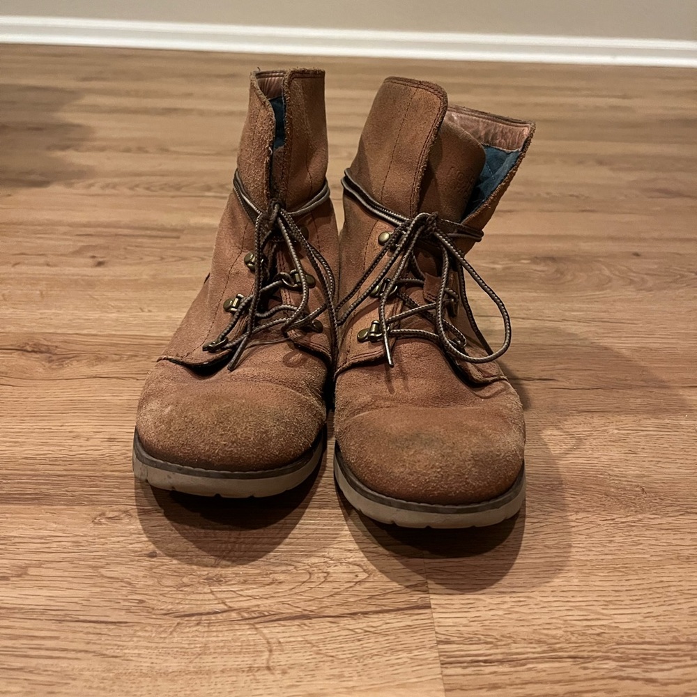 The North Face Ballard boots